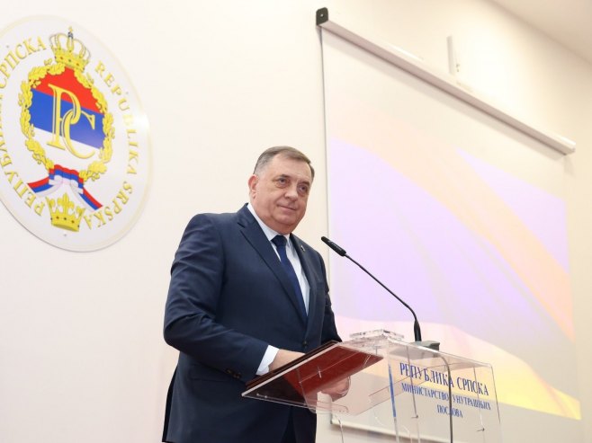 Dodik: Ulaganje u djecu i njihovo obrazovanje ostaje jedan od najvažnijih prioriteta