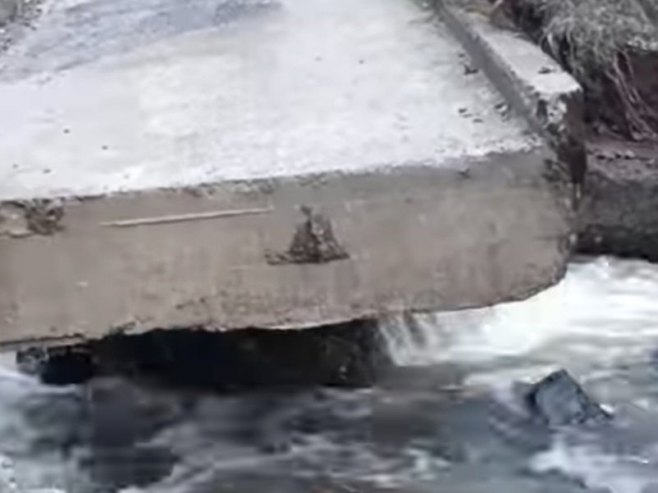 Oštećen most na jedinoj saobraćajnici do Gornje Brijesnice