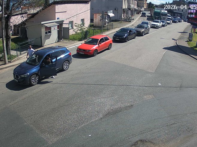 Duge kolone vozila na graničnim prelazima