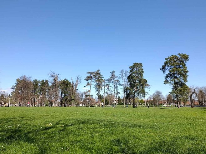 Tokom dana pretežno sunčano i toplo