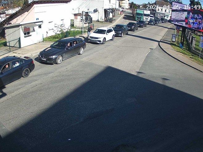 Pojačan izlaz vozila na tri granična prelaza