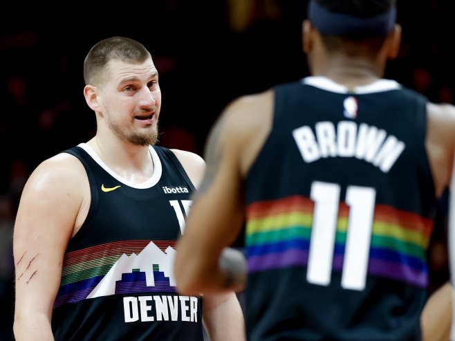 Novi Јokićev tripl-dabl, Denver preživio 25 trojki Portlanda i slavio u produžetku