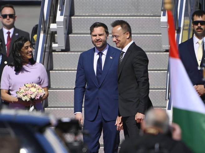 Vens doputovao u Budimpeštu, pojačane mjere bezbjednosti (FOTO/VIDEO)