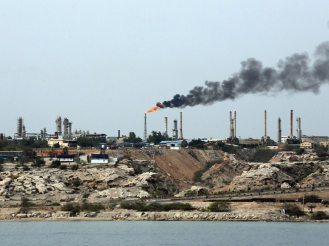 Bombardovano iransko ostrvo Hark