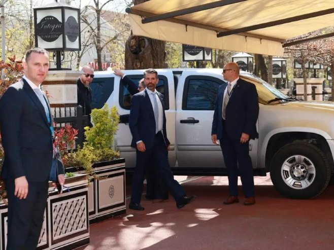 Donald Tramp Mlađi stigao u Banjaluku; Panel diskusija u Banskom dvoru (VIDEO)