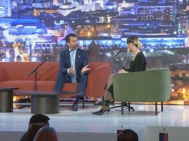 Tramp Mlađi na panel diskusiji komentarisao dešavanja na globalnom nivou i tehnologije vještačke inteligencije