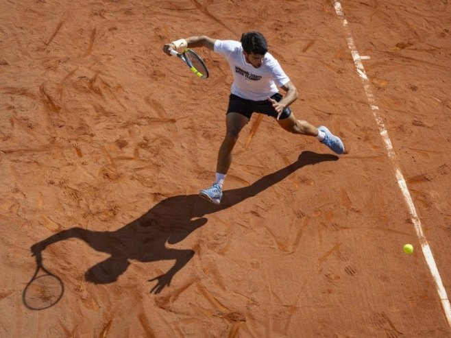 Alkaraz ubjedljiv protiv Baeza za osminu finala
