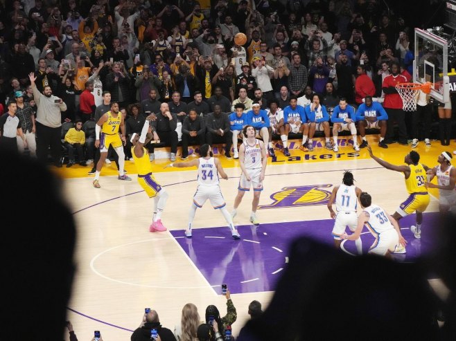 Oklahoma deklasirala Lejkerse i pomogla Denveru