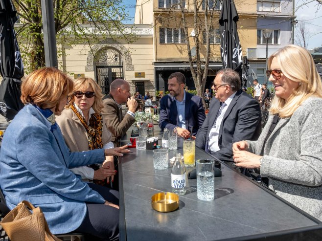 Dodik sa Pošom, Vučkovićevom i saradnicima