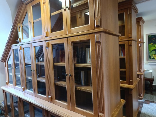 UNIBL darovao više od 700 knjiga manastiru Osovica