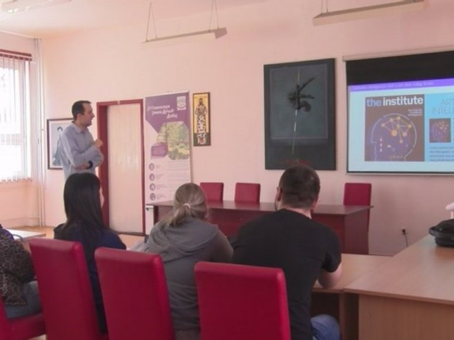 Mladi matematičar iz Doboja predaje u Belgiji i prenosi znanje gimnazijalcima iz svog grada (VIDEO)