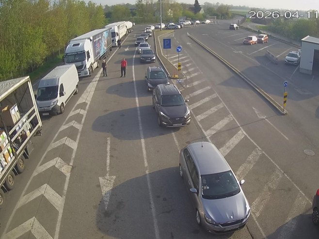 Pojačana frekvencija vozila na prelazu Gradina