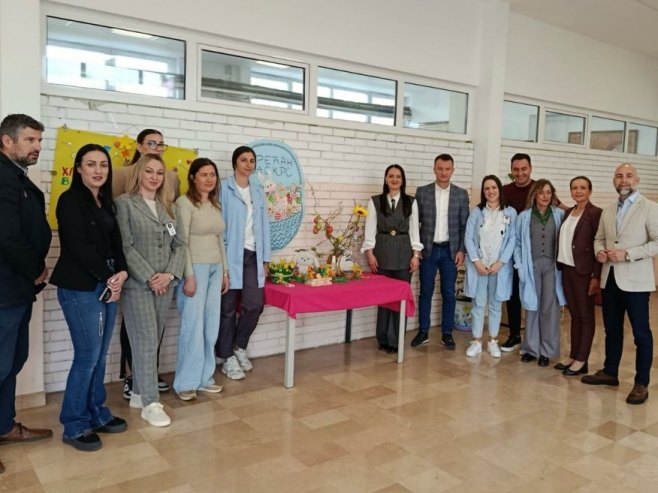 Gradski odbor SNSD-a Banjaluka u humanoj misiji povodom vaskršnjih praznika /FOTO/VIDEO)