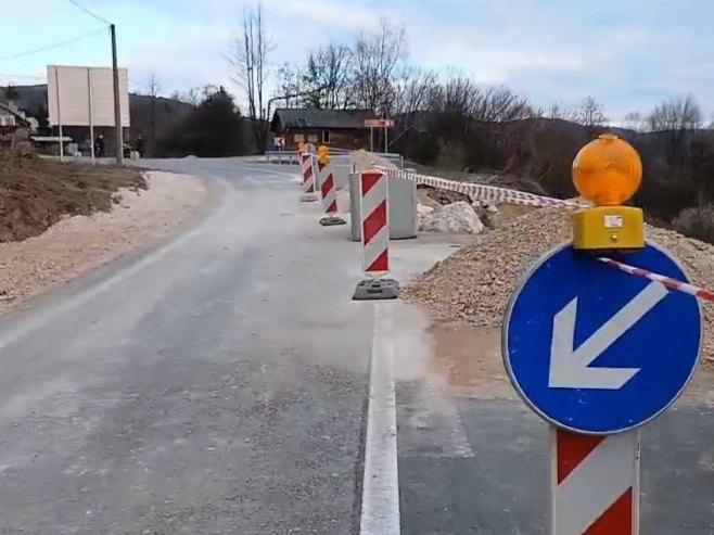 Uspostavljen saobraćaj na magistralnom putu Bijeljina - Tuzla (VIDEO)