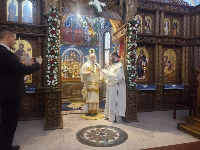 Obilježavanje Vaskrsa u Semberiji počelo jutarnjim liturgijama