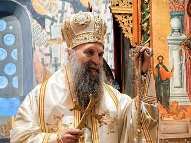Patrijarh Porfirije služio na Vaskrs liturgiju u Pećkoj patrijaršiji