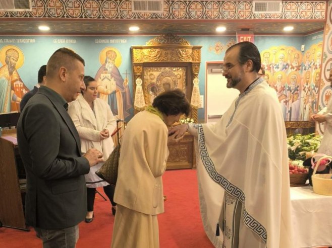 Goganović prisustvovao ponoćnoj vaskršnjoj liturgiji u Vašingtonu Goganović prisustvovao ponoćnoj vaskršnjoj liturgiji u Vašingtonu - Foto: SRNA