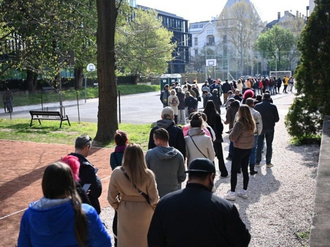 Do 15 časova 66,01 odsto Mađara glasalo na parlamentarnim izborima