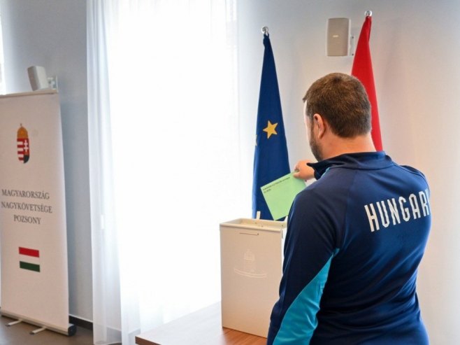 Do 17 sati 74,23 odsto Mađara glasalo na parlamentarnim izborima