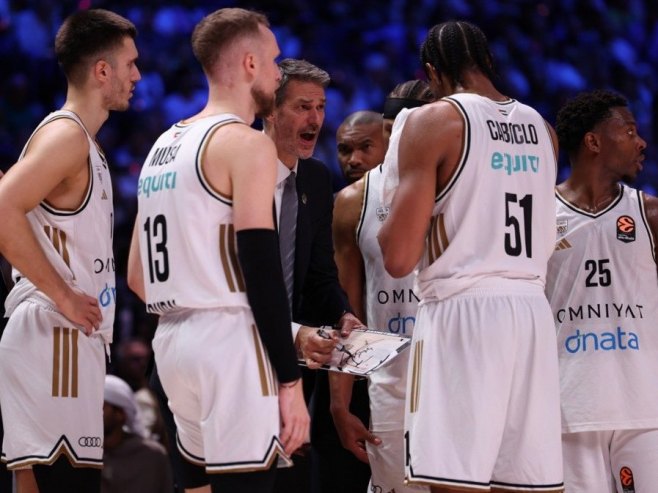 Košarkaši Dubaija (foto: EPA/ALI HAIDER) - 