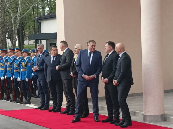 Rukovodstvo Republike Srpske stiglo u Beograd na sastanak sa Vučićem