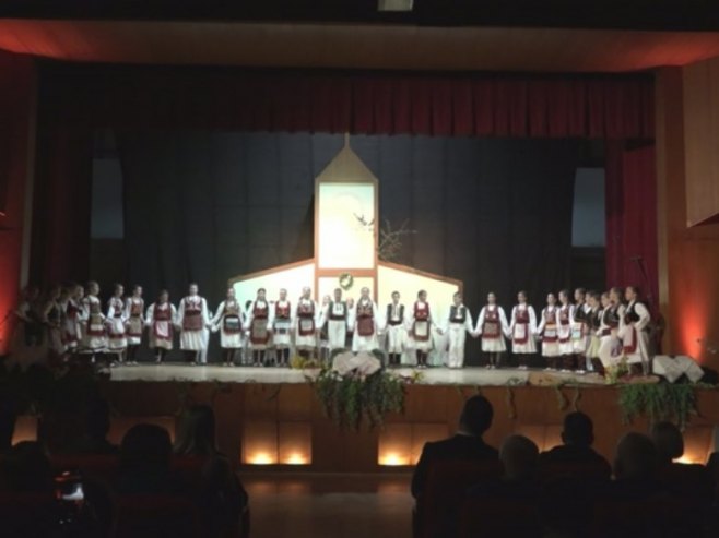 Tradicionalne igre, pjesme i običaji Posavine predstavljeni kroz koncert "koracima posavskih predaka" (VIDEO)