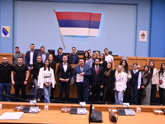 Stevandić razgovarao sa studentima Pravnog fakulteta Univerziteta u Banjaluci (FOTO)