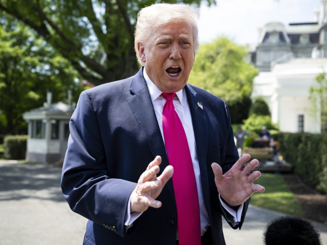 Tramp: Iran uz pomoć Amerike sklonio sve morske mine u Ormuskom moreuzu