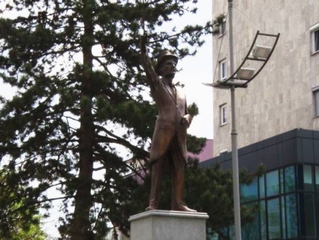 Otkrivanjem statue Nikole Tesle obilježen vijek elektrifikacije u Gradišci