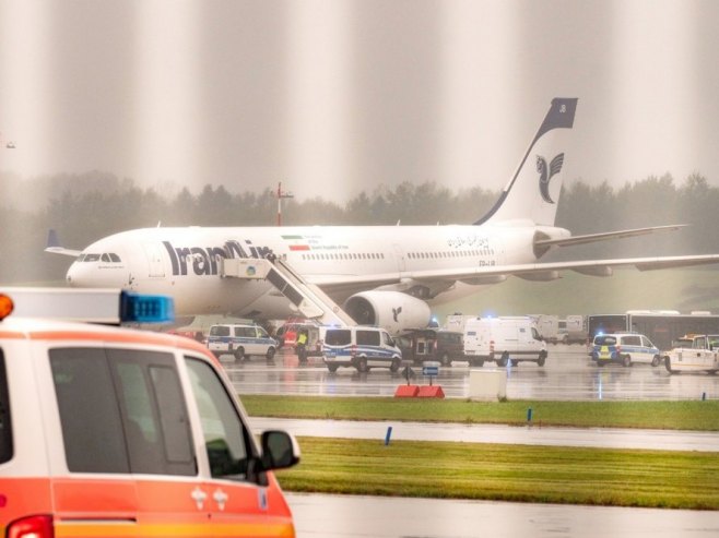 Putnički avion kompanije "Iran Er" (foto: EPA/STRINGER) - 