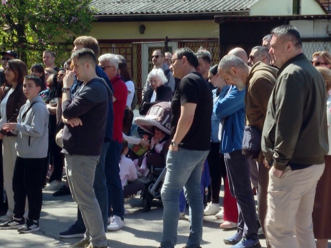 Protest u Lorkinom naselju: Građani protiv gradnje parking mjesta