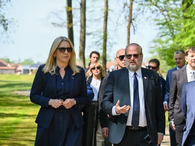 Cvijanović sa Kaplunom u Donjoj Gradini: Odajemo počast žrtvama Јasenovca (FOTO)