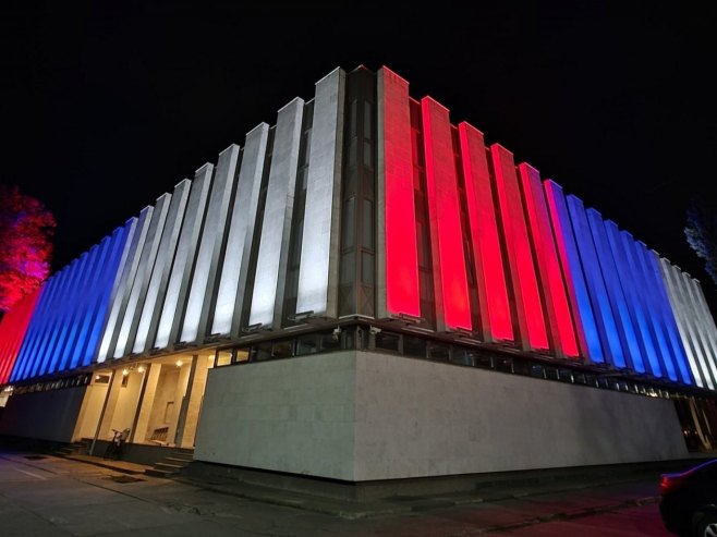 NSRS sinoć u bojama trobojke (FOTO)