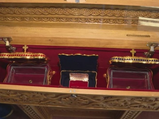 Hram rođenja Presvete Bogorodice u Doboju dobio čestice moštiju tri svetitelja - vjernici svakodnevno na molitvi