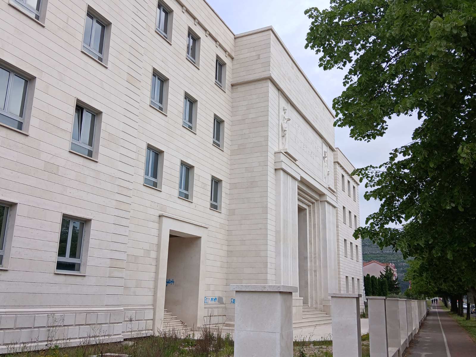 Drašković predao nedovršen objekat Gimnazije bez naknade Gradu Trebinju