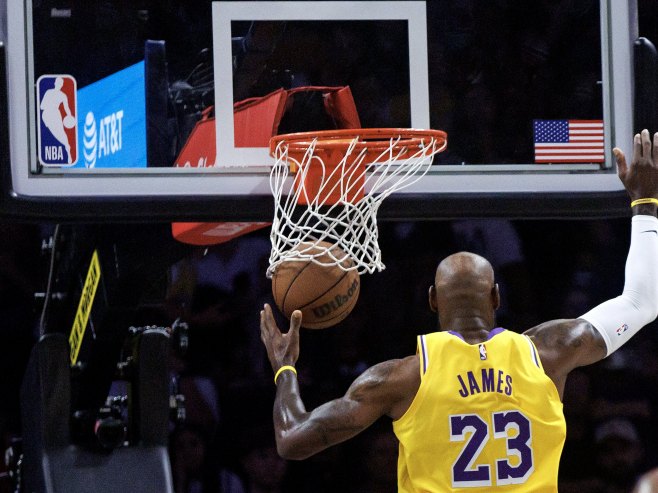 Lebron DŽejms (Foto: EPA/CRISTOBAL HERRERA) - 