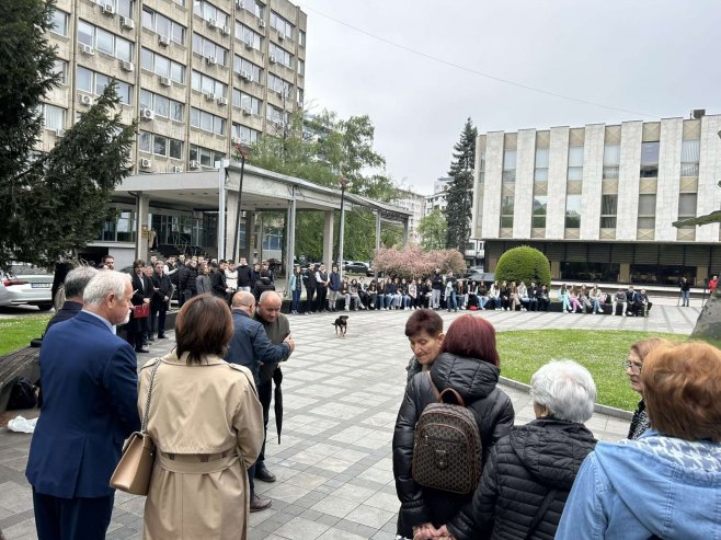 Položeni vijenci na spomenik "Topola užasa" u Banjaluci