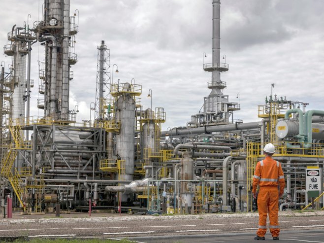 Cijene nafte porasle za skoro četiri odsto