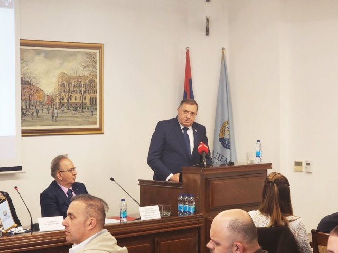 Dodik na naučnom skupu: Današnji poredak obilježen haosom i odnosima koji se ne zasnivaju na međunarodnom pravu (FOTO)