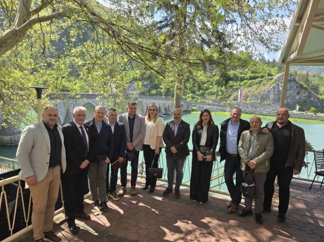 Direktori srednjih škola Srpske i Srbije o izazovima u oblasti obrazovanja