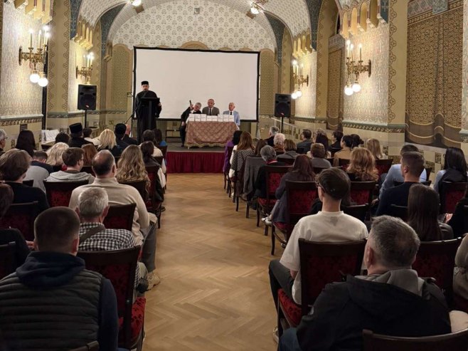 U Budimpešti održana promocija knjige "Kraj bala vampira" Milana Ljepojevića (FOTO)