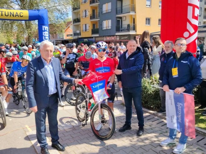 Treća etapa trke "Beograd - Banjaluka" startovala iz Bratunca (FOTO/VIDEO)