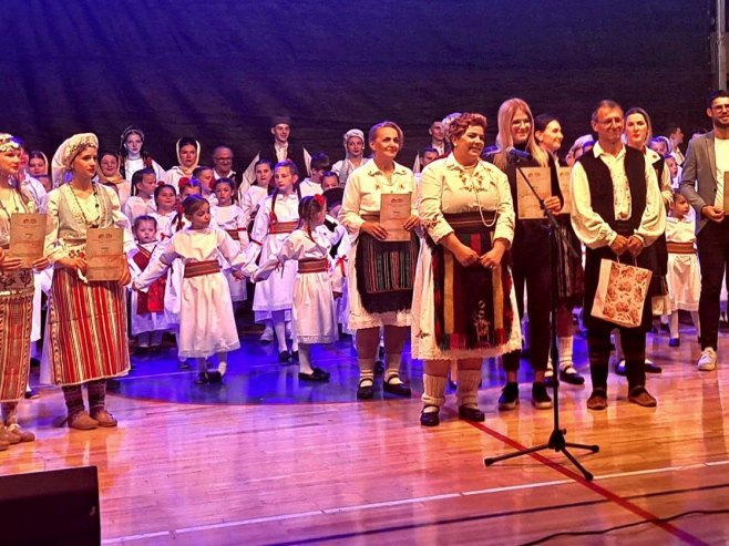 Godišnji koncert KUD-a "Vez" povodom 15 godina rada i Dana grada Teslić