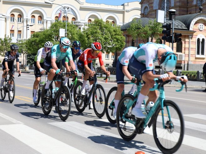 Posljednja etapa trke Beograd - Banjaluka; Biciklisti prošli kroz Banjaluku (FOTO/VIDEO)