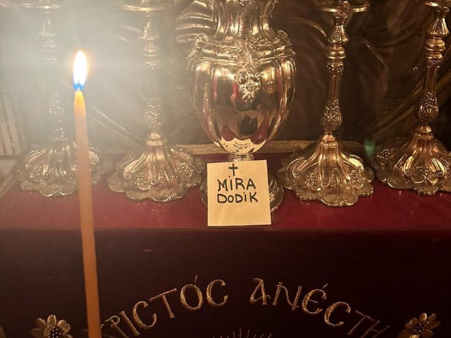 Јerusalim - prislužena svijeća za upokojenu Miru Dodik - Foto: SRNA