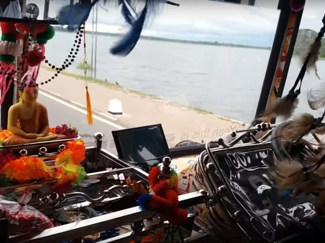 RTRS, 21.10 - Dokumentarni film "Plastični bogovi i ogledalo"