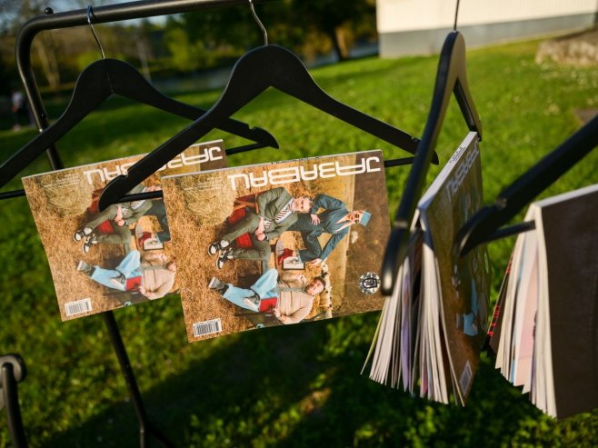 Drugi broj časopisa Јazavac: Lična karta pozorišta i grada koji diše s njim