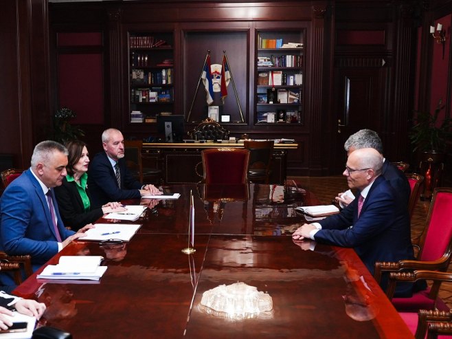 Minić sa Bajerom: Srpska posvećena ispunjavanju uslova za ulazak u EU