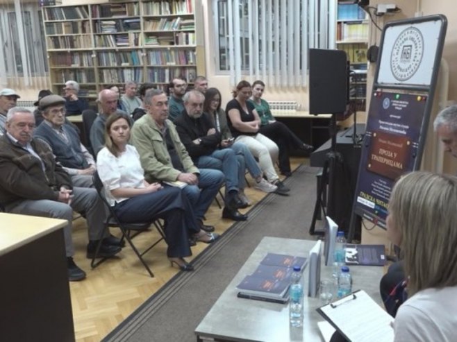 U Prijedoru promovisana naučna studija "Proza u trapericama"