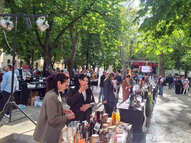 U Trebinju otvoren festival vina i gastronomije (FOTO)